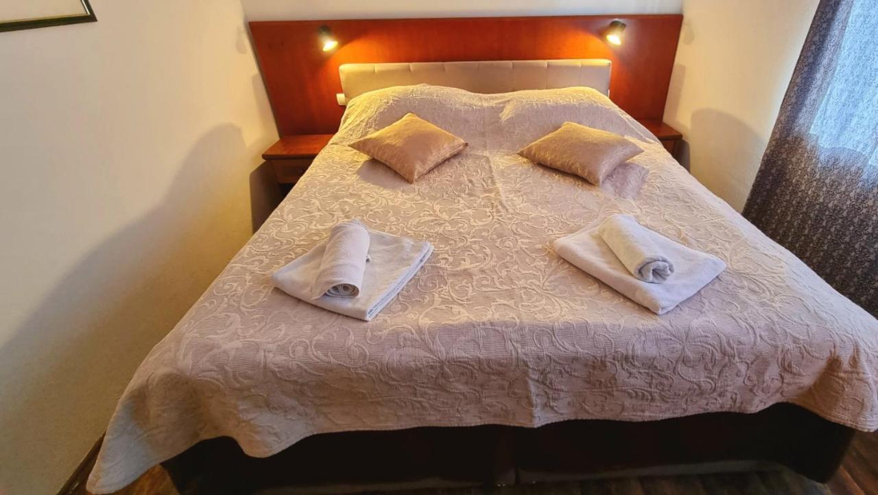 Restaurant&rooms Visovac - best value Skradin Buitenkant foto
