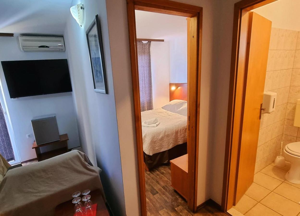 Restaurant&rooms Visovac - best value Skradin Buitenkant foto