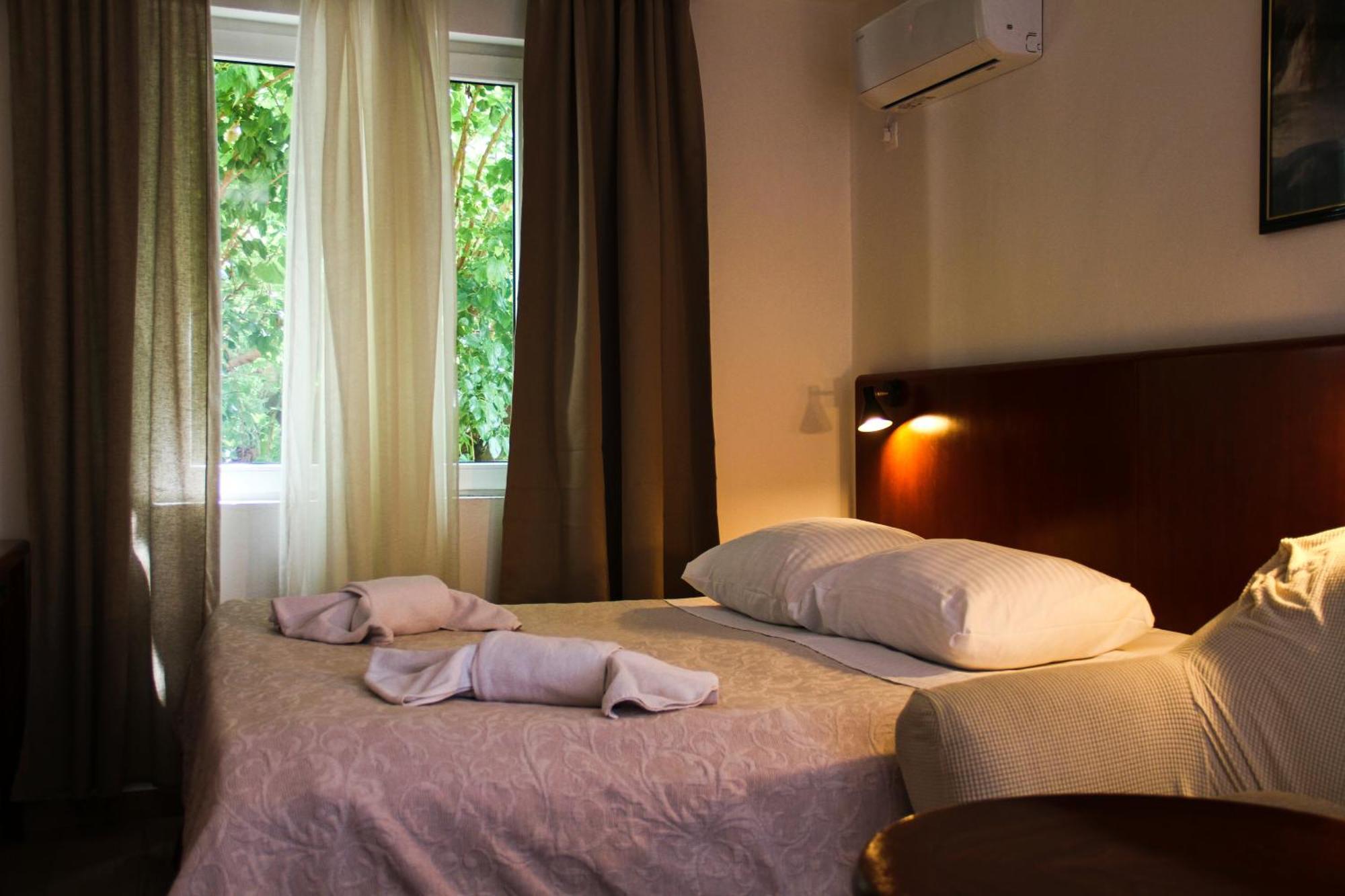 Restaurant&rooms Visovac - best value Skradin Buitenkant foto