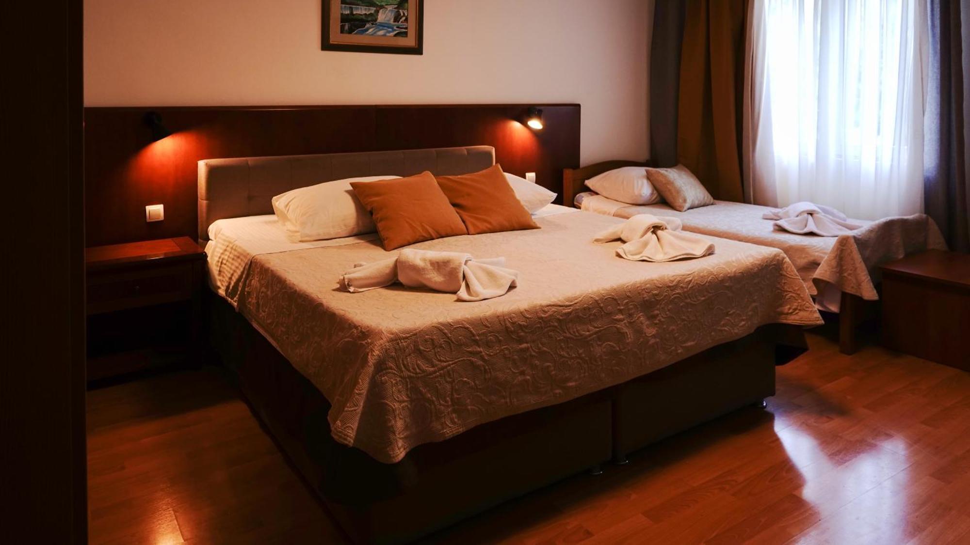 Restaurant&rooms Visovac - best value Skradin Buitenkant foto