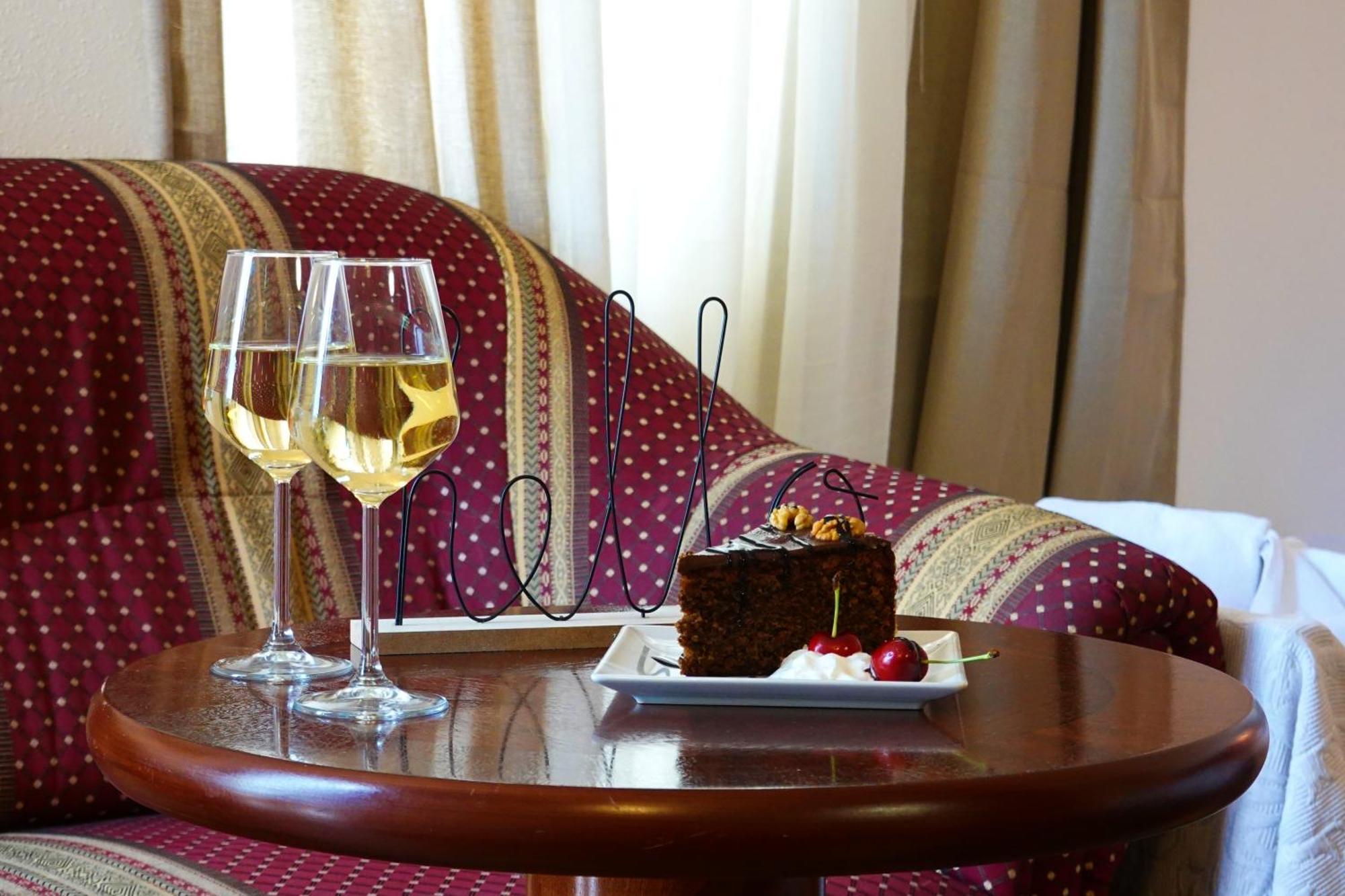 Restaurant&rooms Visovac - best value Skradin Buitenkant foto